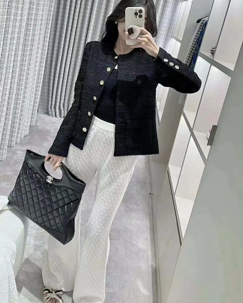 CHANEL 23A 高级手工坊系列 31bag 大号 AS1010黑色 - Image 2