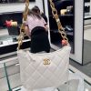 wsxc1699281346936_0.jpg CHANEL 23A 手工坊 HOBO腋下包 AS4220白色