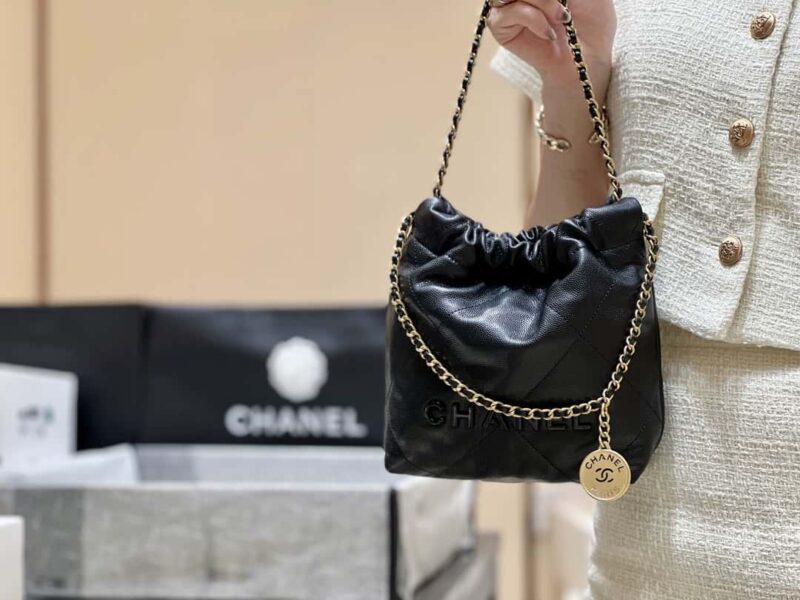 CHANEL 黑色鱼子酱皮配枪色五金 23k垃圾袋 MiniAS3980 - Image 2