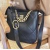 CHANEL 2021秋冬高级成衣系列嬉皮包 AP2844