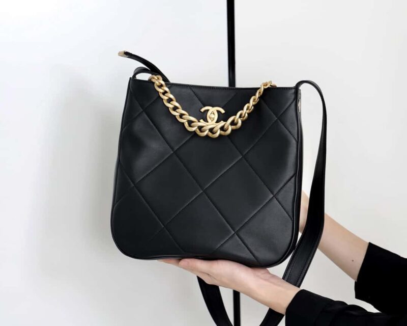 CHANEL 2021秋冬高级成衣系列嬉皮包 AP2844