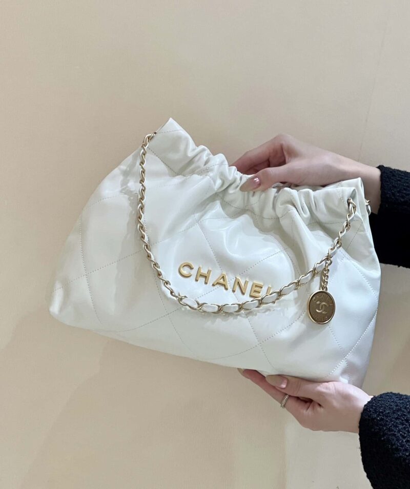 CHANEL 24C 早春度假系列 22横版垃圾袋 AS4486白色/金色金属