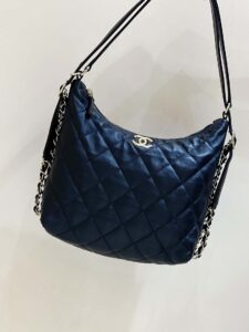 Chanel 22b hobo As3487