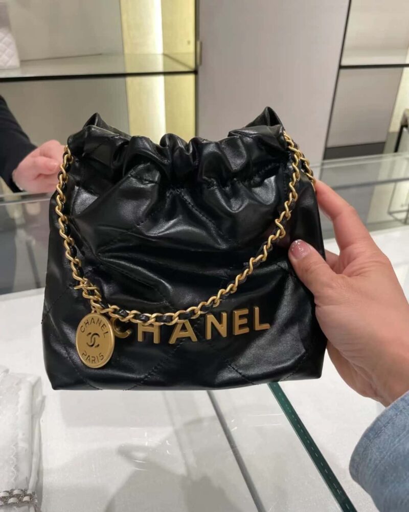 CHANEL 23s春夏新款22Mini bag 原产皮 AS3980黑色/金扣 - Image 2