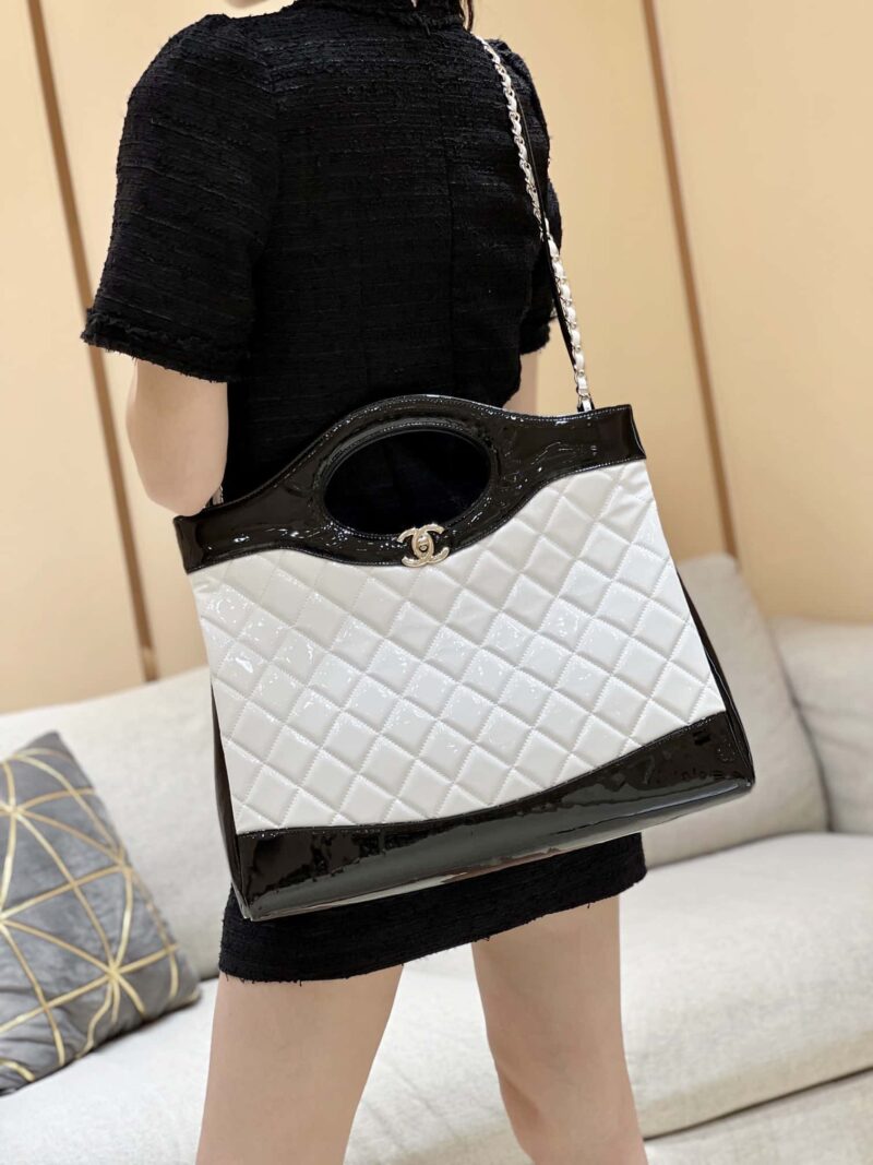 CHANEL 23A 高级手工坊系列 31bag 大号 AS1010白色 - Image 2