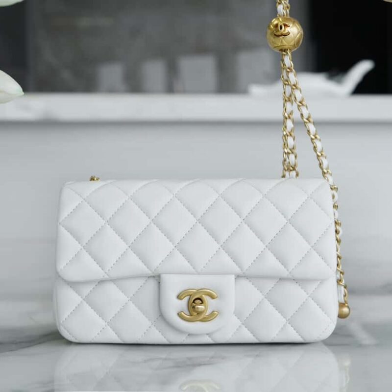 CHANEL 𝟐𝟑𝐂 金属球 𝗠𝗶𝗻𝗶 仙女白 AS1787