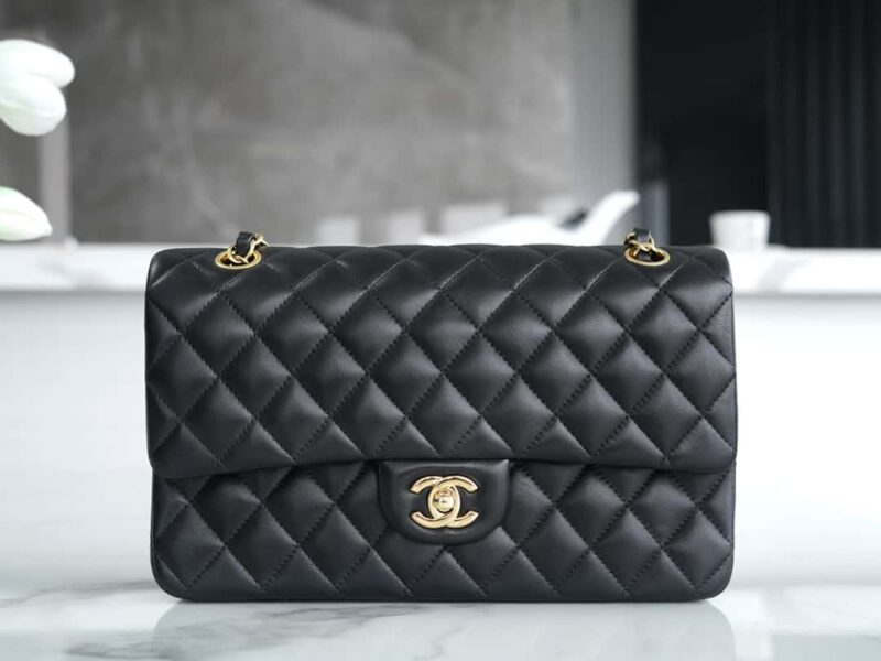 CHANEL 𝗖𝗙 𝗖𝗹𝗮𝘀𝘀𝗶𝗰 𝗙𝗹𝗮𝗽中号经典口盖包 黑羊金⚜️正品皮 A01112