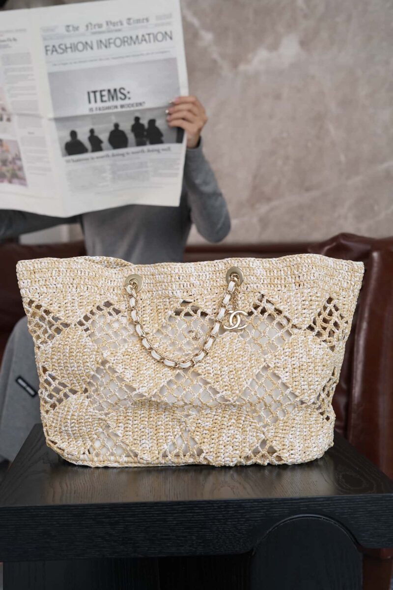 CHANEL 𝟮𝟰 CoCo Beach草编购物袋🛍️ 大号 AS4576