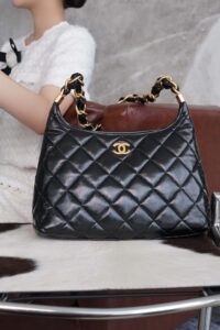 Chanel 24a Hobo As4923