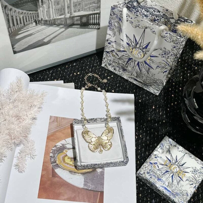 ☑️DIOR迪奥金色蝴蝶珍珠CD项链 - Image 10