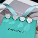 ☀Tiffany&Co.蒂芙尼LOVE系列银色光面爱心桃心耳钉 ☀