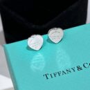 ☀Tiffany&Co.蒂芙尼LOVE系列银色光面爱心桃心耳钉 ☀