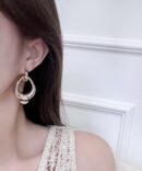 香奈儿耳钉耳环 ☀️☑️ 香奈儿c2双c椭圆珍珠耳钉耳环 ☀️