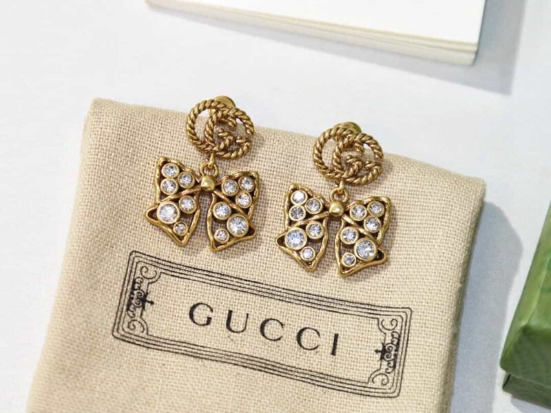 Gucci蝴蝶结双G耳钉耳环