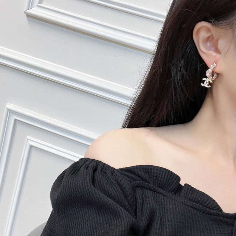 ☀️☑️ 香奈儿C2双c麻花粉钻珍珠耳钉耳环 - Image 5
