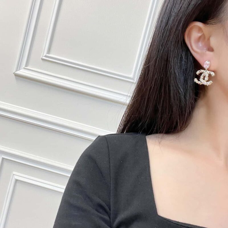 ☀️☑️ 香奈儿C2双c麻花粉钻珍珠耳钉耳环 - Image 5