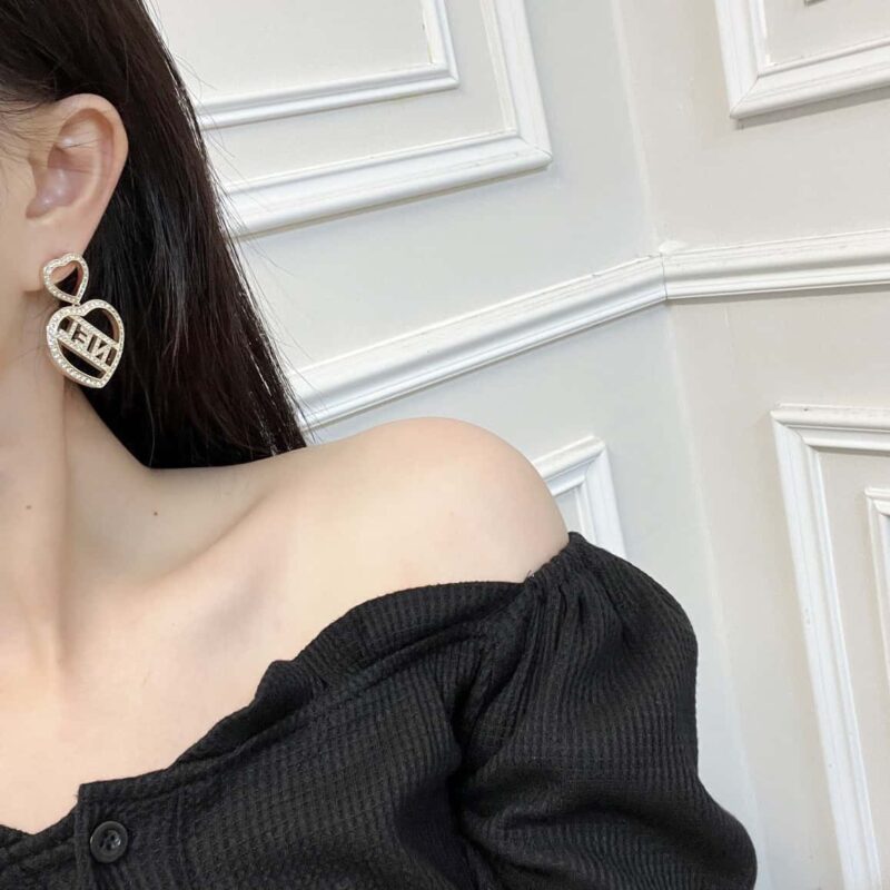 ☀️☑️ 香奈儿C2双桃心爱心镂空满钻耳钉耳环 - Image 7