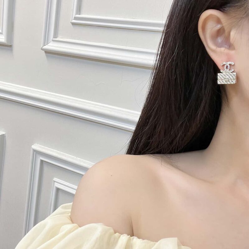 ☀️☑️ 香奈儿C2双c菱格纹包包耳钉耳环 - Image 5