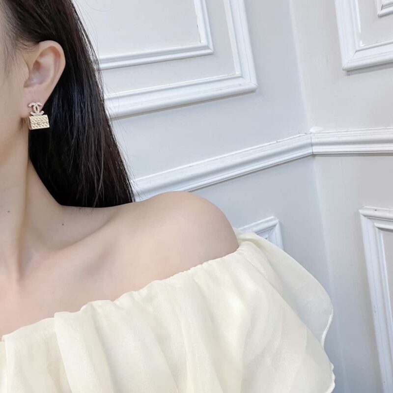 ☀️☑️ 香奈儿C2双c菱格纹包包耳钉耳环 - Image 7