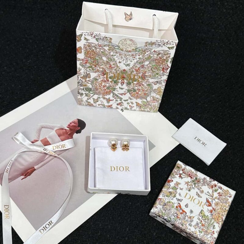 ☑️DIOR迪奥桃心爱心四叶草珍珠耳钉耳环 - Image 3