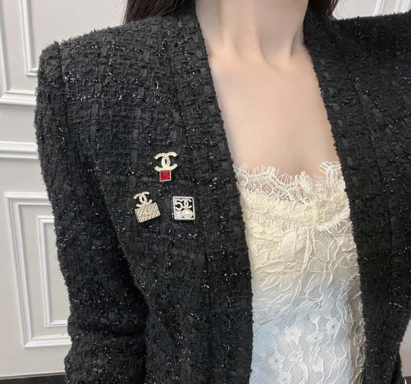 【三合一】 ☀️☑️ 香奈儿双c包包方钻三件套胸针 ☀️ - Image 5