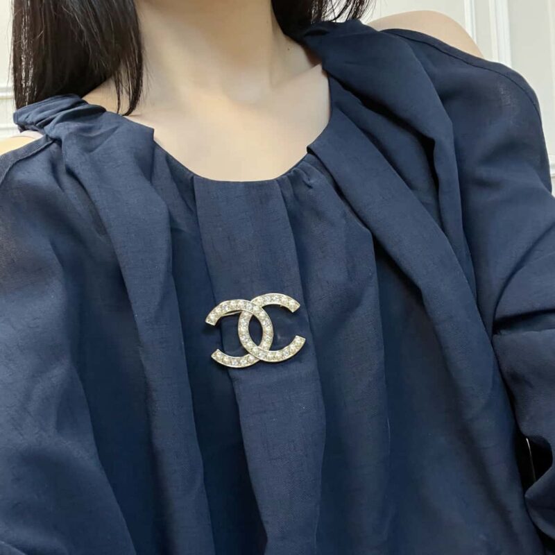 ☑️CHANEL香奈儿双c半钻半珍珠胸针 - Image 5