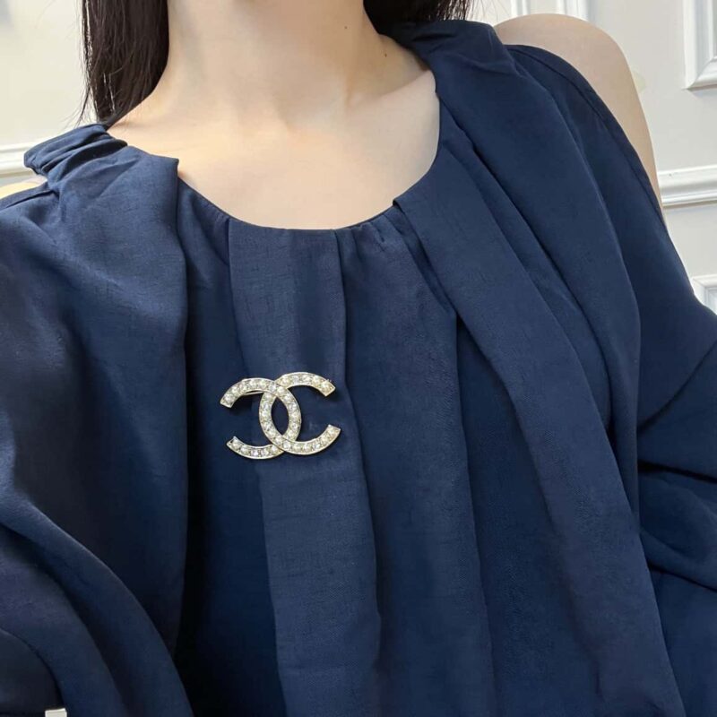 ☑️CHANEL香奈儿双c半钻半珍珠胸针 - Image 7