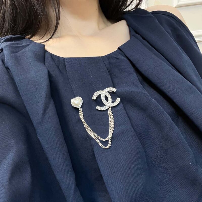 ☑️CHANEL香奈儿双c流苏爱心桃心胸针 - Image 4