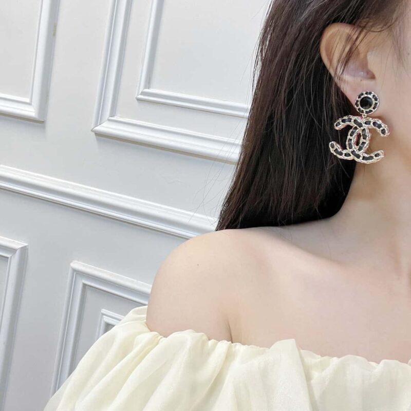 ☑️CHANEL香奈儿c2双c黑皮绳耳钉耳环 - Image 5