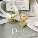 DIOR迪奥满钻桃心CD耳钉耳环