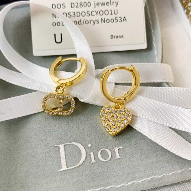 DIOR迪奥满钻桃心CD耳钉耳环