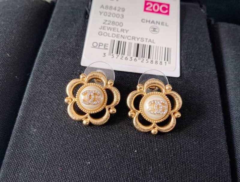 20CHANEL香奈儿双c花朵珍珠耳钉耳环
