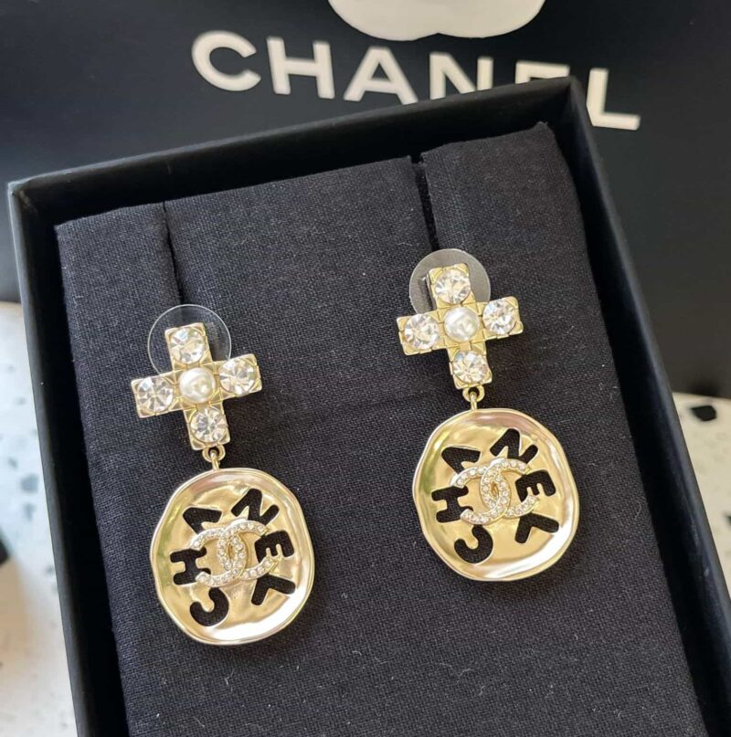 CHANEL香奈儿十字珍珠耳钉耳环