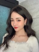 20CHANEL香奈儿金色字母镂空耳钉耳环