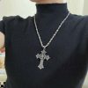 Gucci古驰十字蛇项链