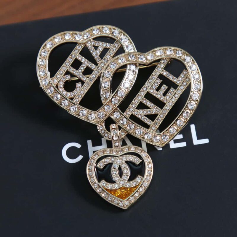 ☑️CHANEL香奈儿三个爱心桃心胸针