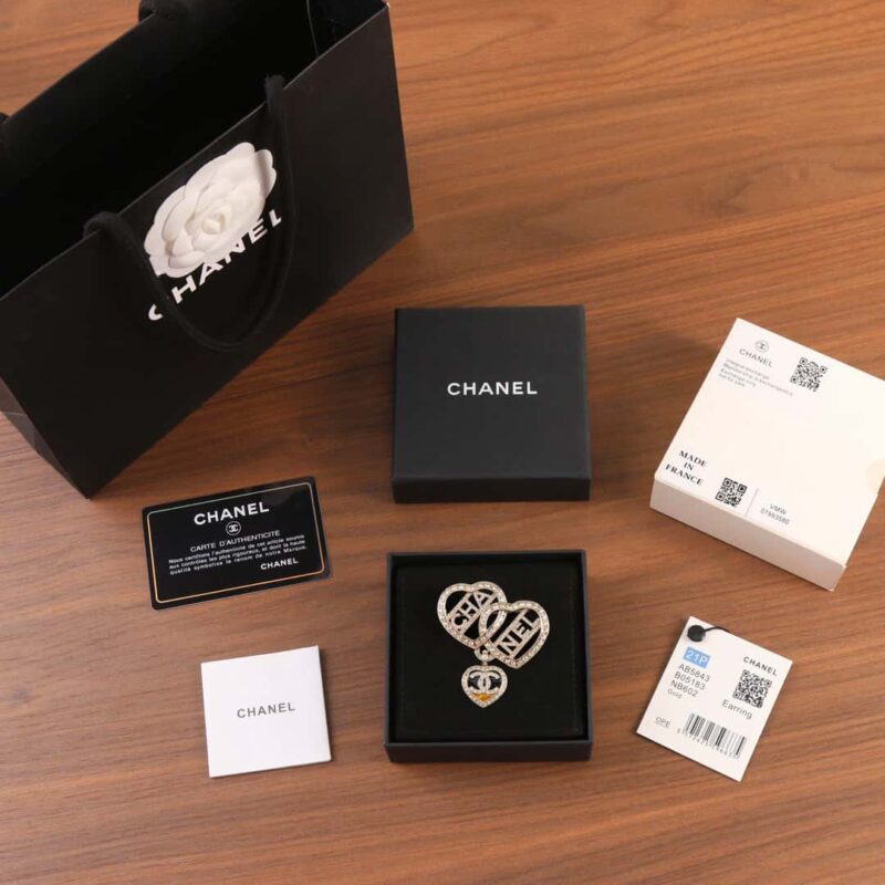 ☑️CHANEL香奈儿三个爱心桃心胸针 - Image 3