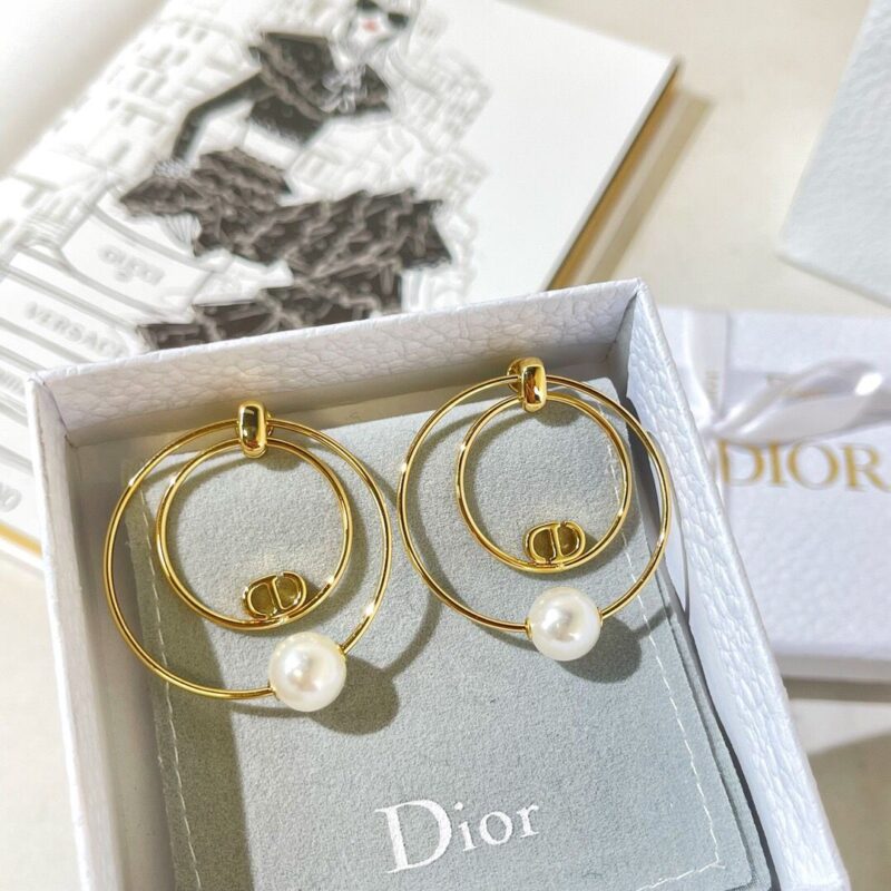 DIOR迪奥珍珠CD耳钉耳环