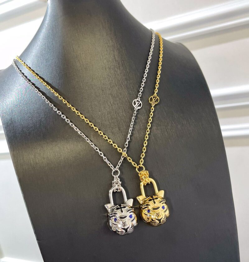 LV路易威登MY LV TIGER 老虎 虎头项链