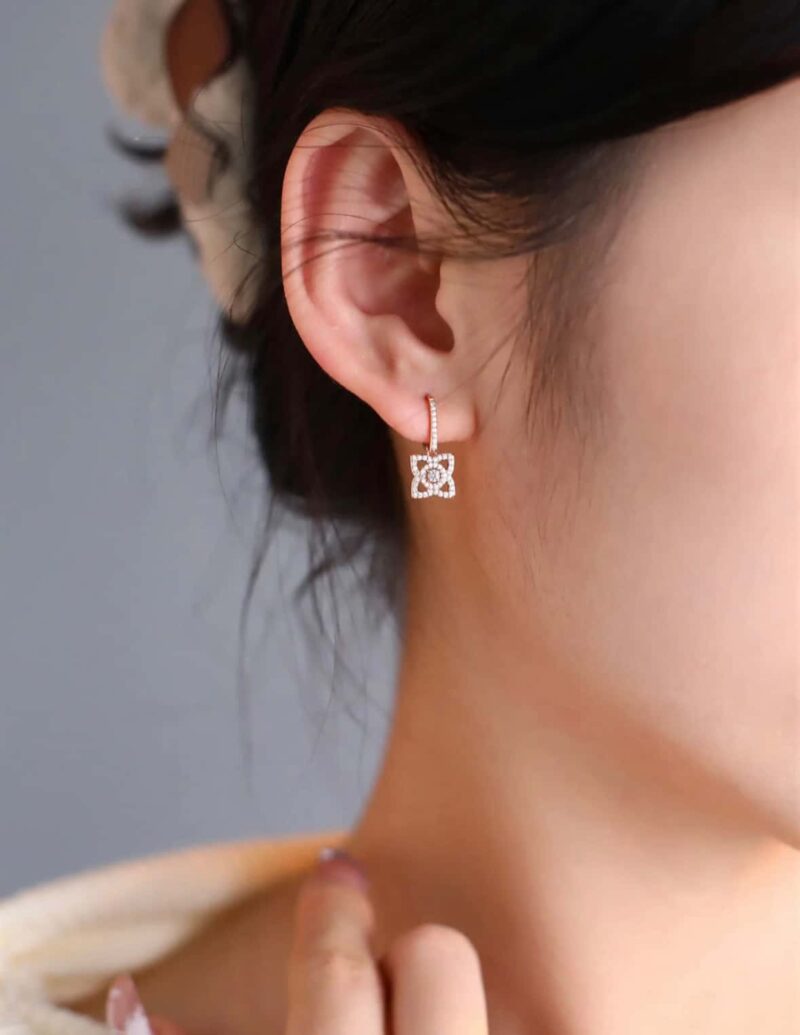 ☑️戴比尔斯 De Beers迷你lotus 莲花耳钉耳环 - Image 6