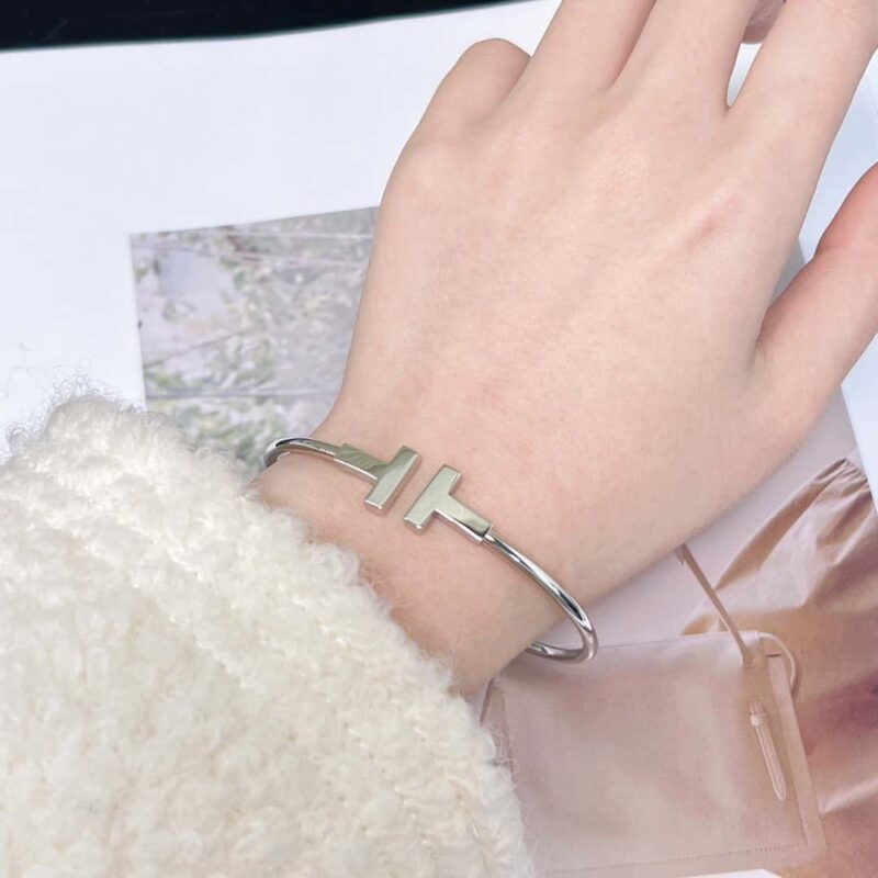 光面 ☀️Tiffany&co 蒂芙尼 经典款T字系列 光面银色玫瑰金双T手镯 ☀️ - Image 9
