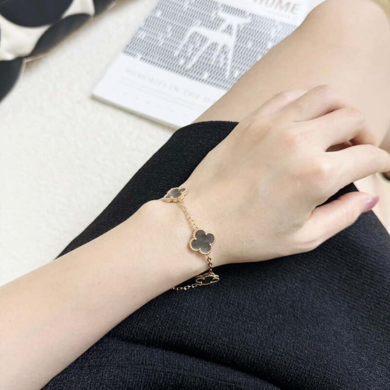 ☀️Van Cleef &Arpels 梵克雅宝银曜石五花手链 ☀ - Image 10