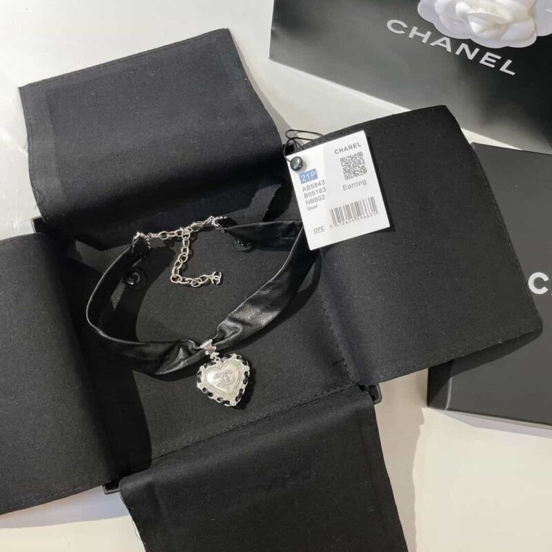 CHANEL香奈儿城堡系列双c桃心项链 - Image 3
