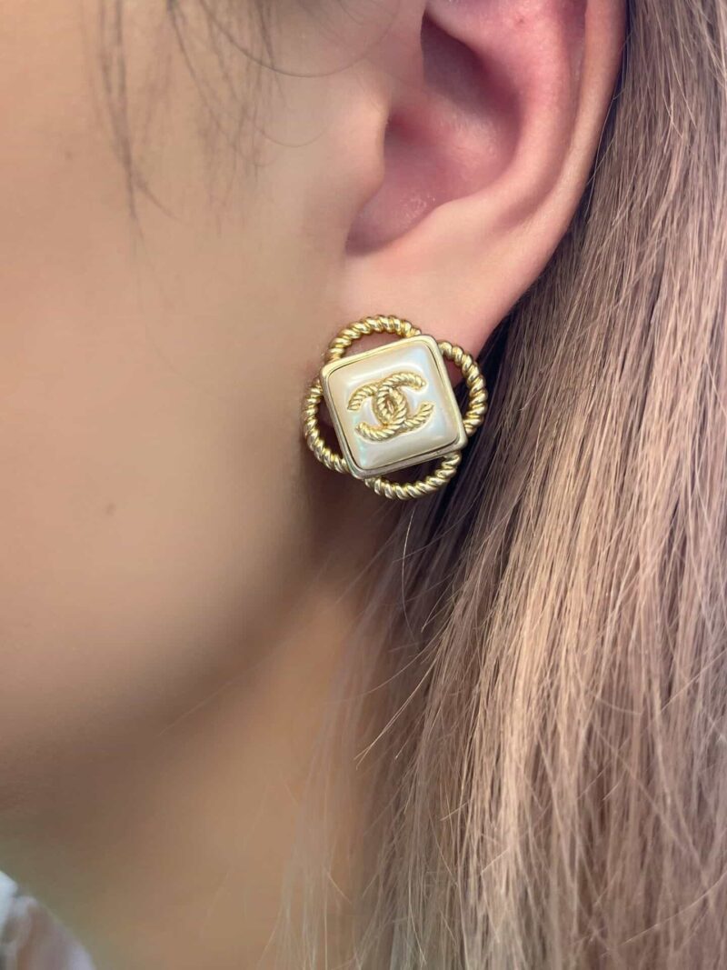 CHANEL香奈儿双c珍珠耳钉耳环 - Image 3
