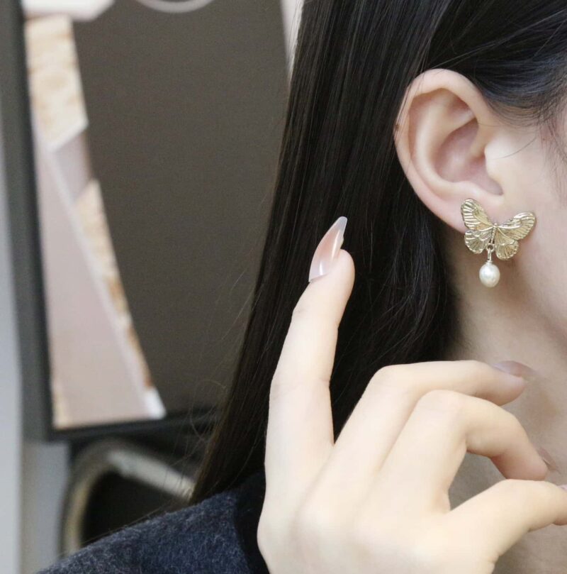 ☑️DIOR迪奥金色蝴蝶珍珠CD耳钉耳环 - Image 6