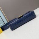Fendi 中号鳄鱼皮法棍包，蓝色