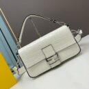 Fendi 小号 Fendigraphy 小牛皮流浪包 银色