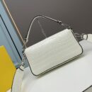 Fendi 小号 Fendigraphy 小牛皮流浪包 银色