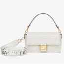 Fendi Mini Mon Tresor 水桶包，采用 ROMA 标志小牛皮，黑色
