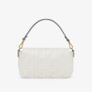 Fendi Mini Mon Tresor 水桶包，采用 ROMA 标志小牛皮，黑色